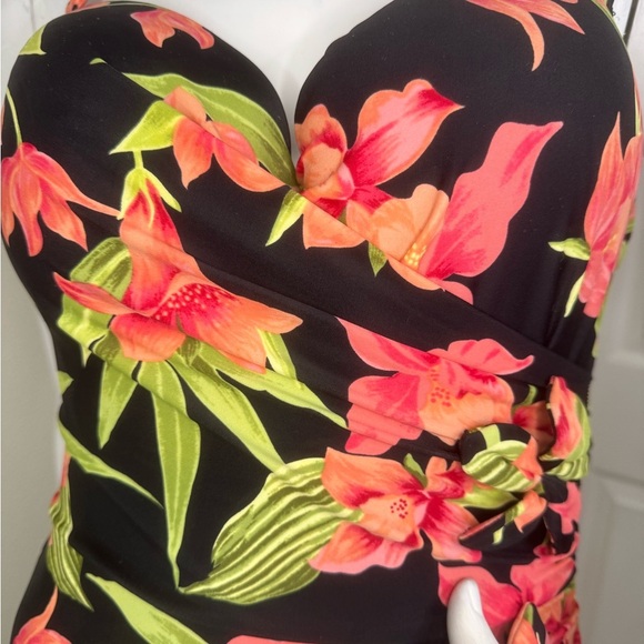 St. John's Bay Floral One Piece Swimsuit Size 10. - Picture 6 of 14